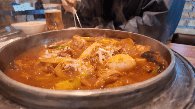 Spicy Jjageuli with various ingredients