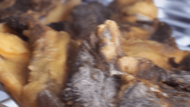 저장고에 있는 오랜시간 숙성된 돼지고기