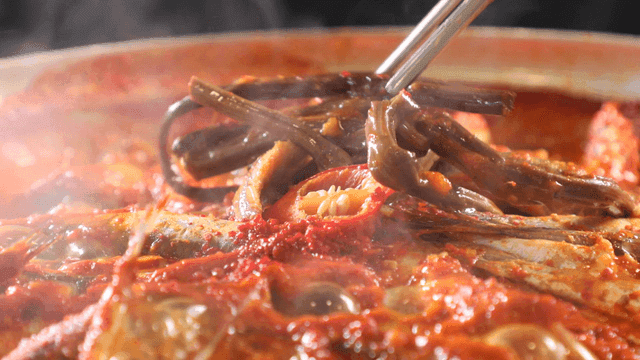 Spicy anchovy stew with bracken