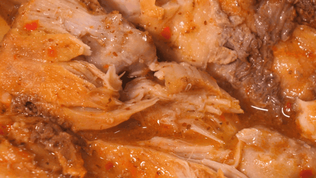 끓고 있는 감자탕