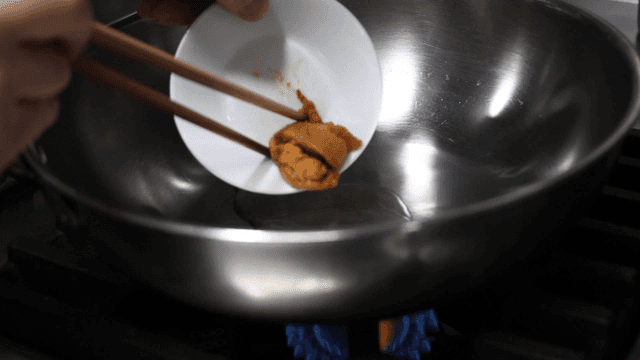 Sea urchin roe placed in heated pan