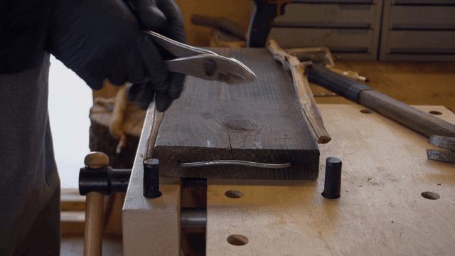 목재 작업을 하는 장인