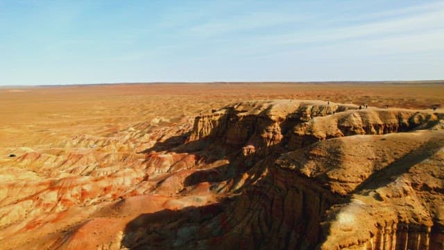 광활한 사막 협곡이 보여주는 자연의 웅장함
