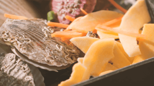 Steamed seafood with fresh vegetables