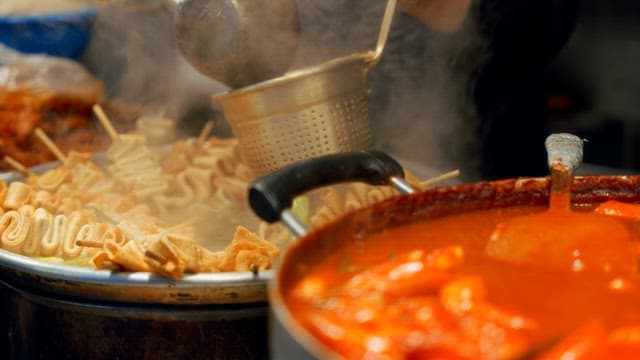 Steaming Korean street food with tteokbokki