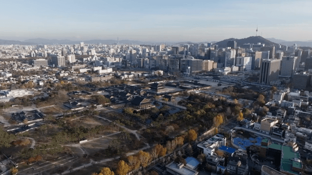 현대 도시 풍경 속 전통 궁궐