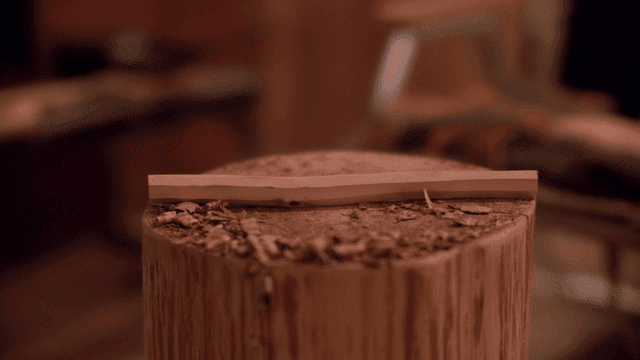 아늑한 실내에서의 목공 작업