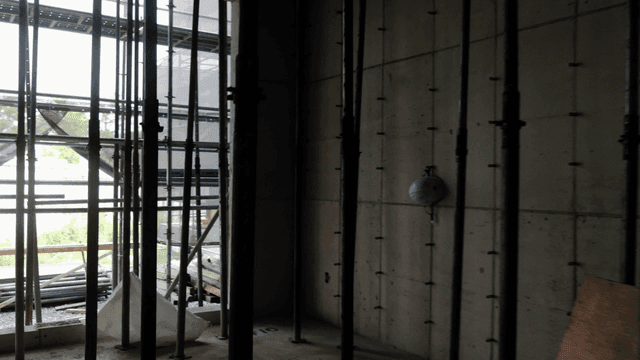 건설 중인 건물 내부