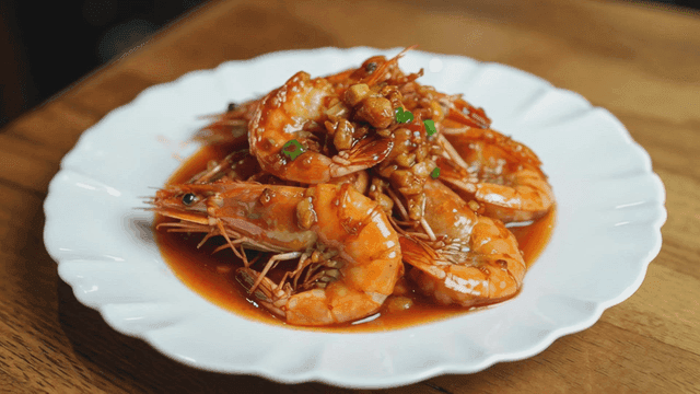 Ganshaomingxia served on white plate