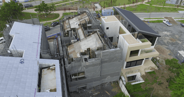 현대 건물과 건설 현장