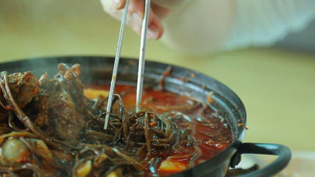 밥 위에 올려놓는 고구마무순