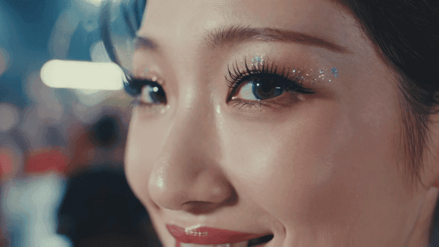 Women's sparkling eye makeup