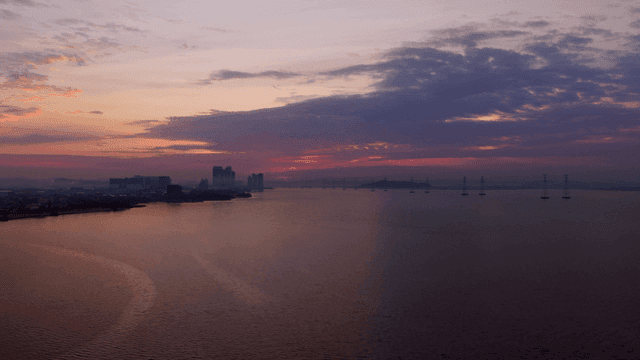 고요하고 잔잔한 저녁 바다