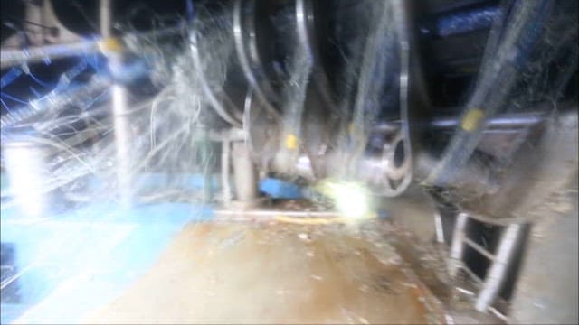 어선 갑판으로 끌려오는 아귀