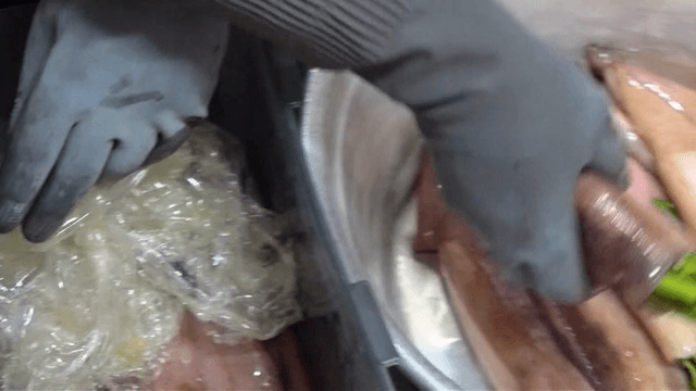 채소로 속을 채운 오징어 준비