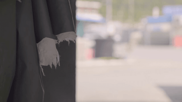 바람에 흔들리는 옷자락