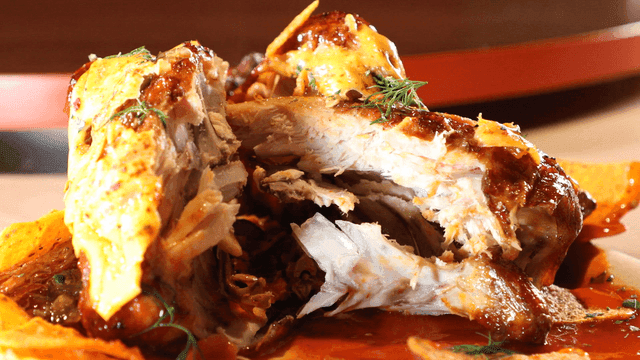 Roasted chicken with herbs and sauce