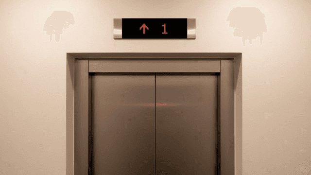 Elevator doors with floor indicator