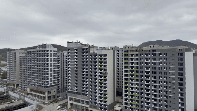 건설 중인 새 아파트 건물