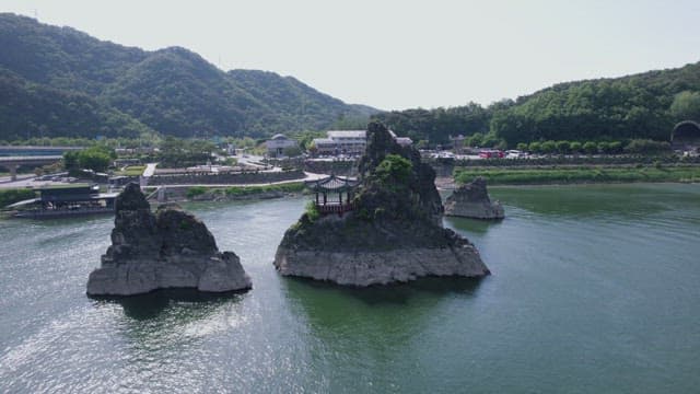 Scenery of Dodam Sambong with Greenery and River