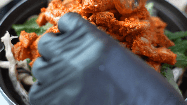 냄비에 올라가는 소곱창전골 재료들