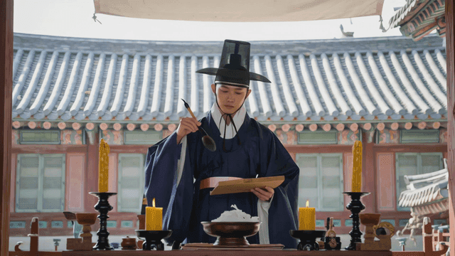 Yangban performing traditional Korean ritual