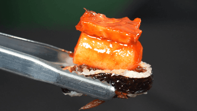 Kimbap topped with spicy tteokbokki