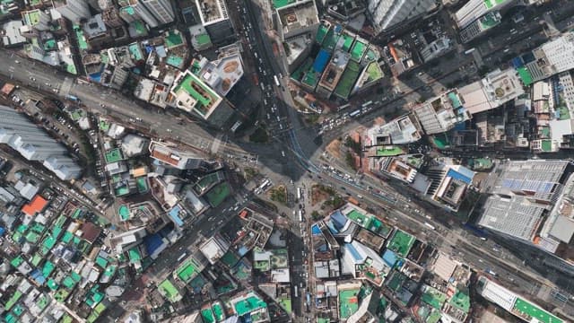 교통이 많은 도시 교차로