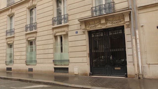 고풍스러운 주거용 건물의 정면