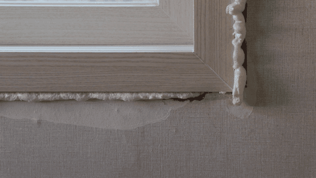 단열 폼이 있는 창틀