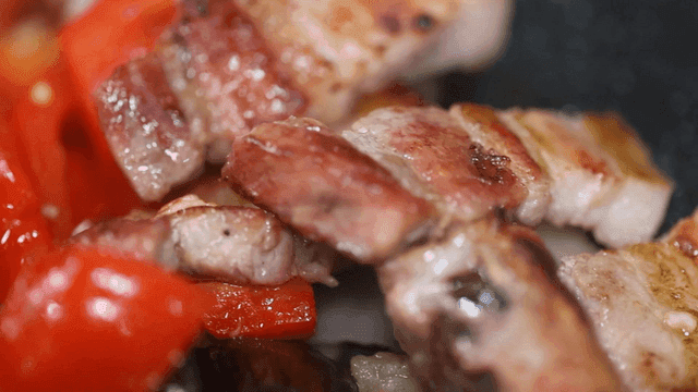 Grilled pork belly with vegetables