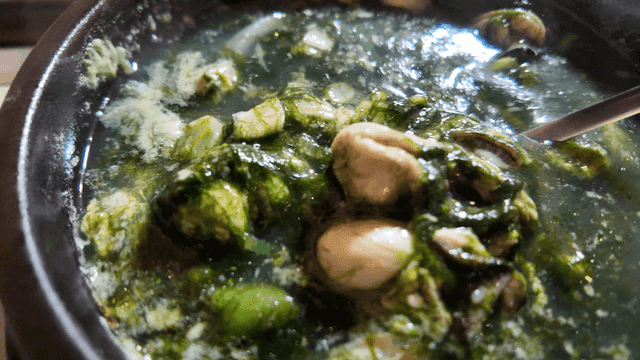 Maesaengi oyster stew served in hot earthenware pot
