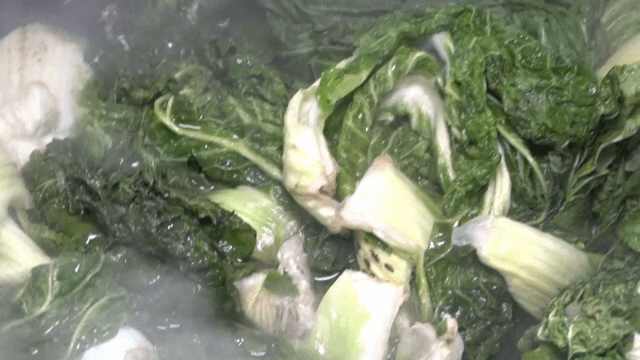 Boiling cabbage in a pot