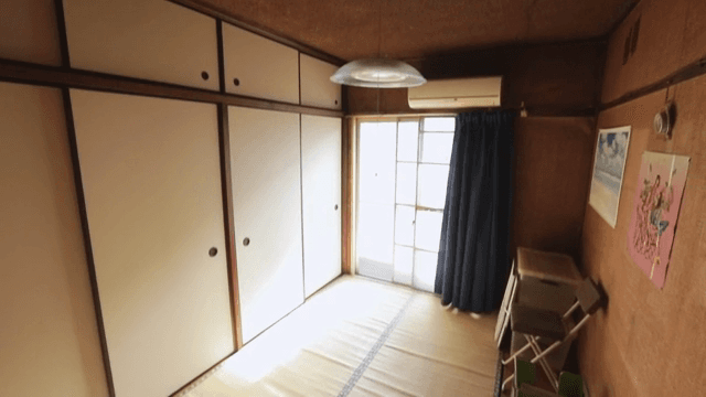 다다미가 깔린 전통 일본식 방