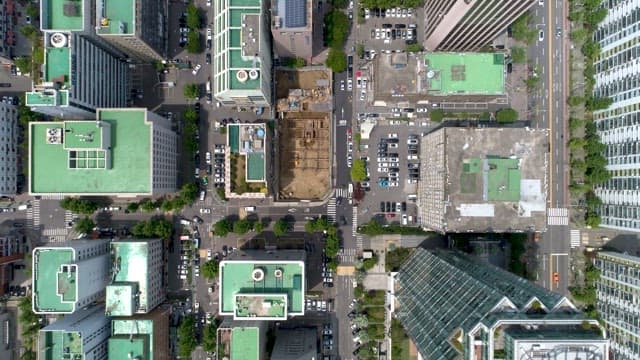 위에서 정면으로 내려다 본 도시 경관