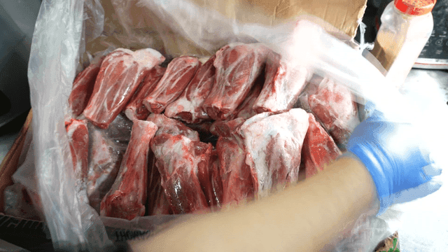 Box of lamb taken out of kitchen