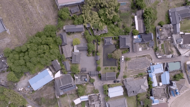 정원이 있는 한국 전통 마을