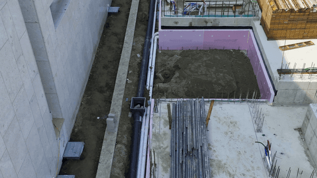 건축 자재가 있는 건설 현장