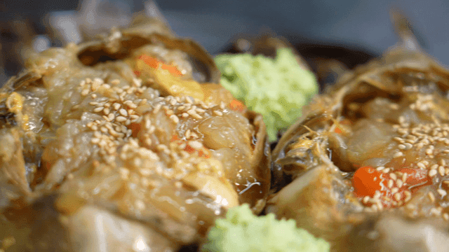 Soy sauce marinated crab with sesame seeds