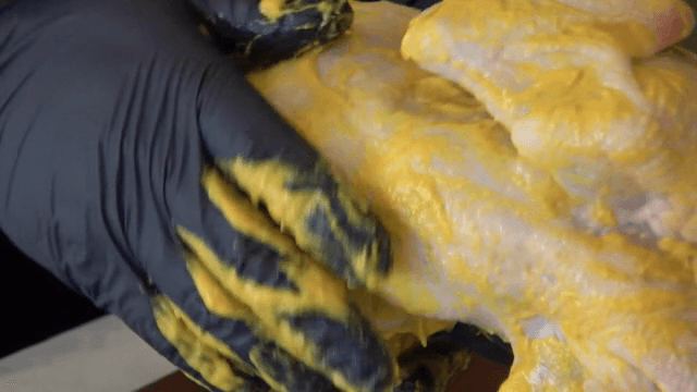 머스타드 소스로 마리네이드 하는 닭고기