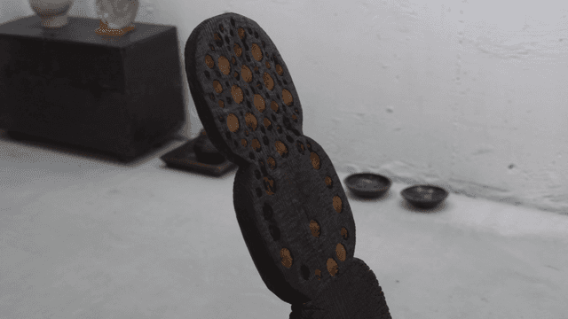 미술관의 나무 조각상