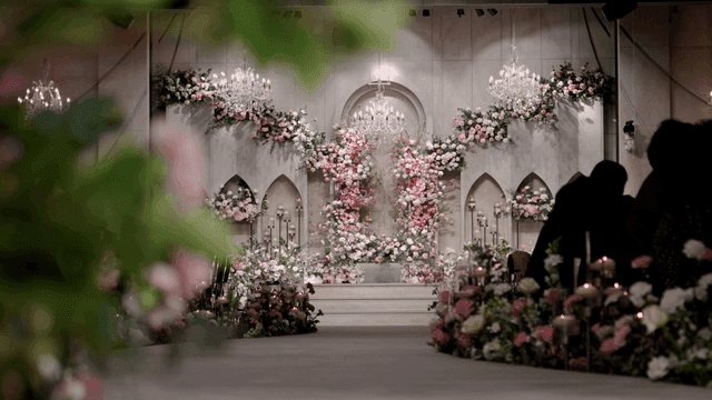 아름답게 장식된 결혼식장