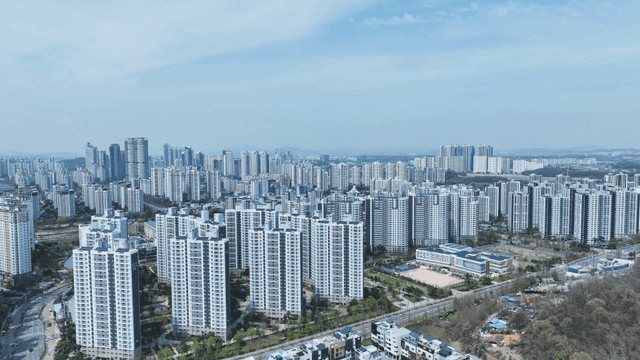Vast city landscape with high-rise apartments