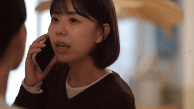 Daughter kicks mom out of room while talking on phone