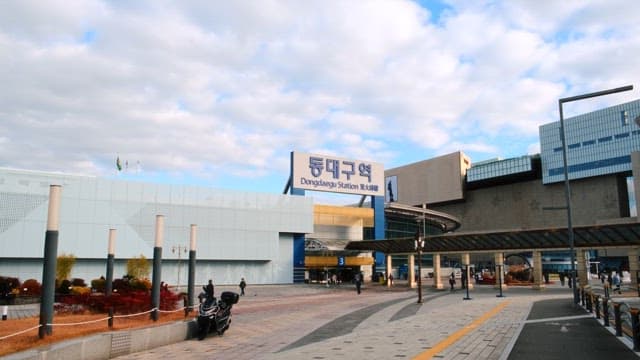 동대구역에서의 한적한 아침