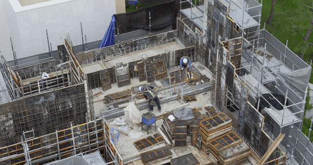 구조물을 짓는 건설 노동자들