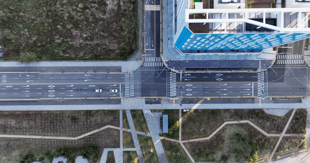 도시 교차로의 항공 뷰