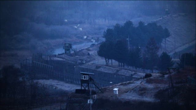 새벽의 한적한 비무장지대 풍경