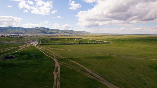 드넓은 초원 한가운데 역사를 간직한 불교 사원