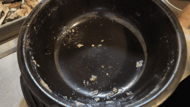 Pot that is put down after eating